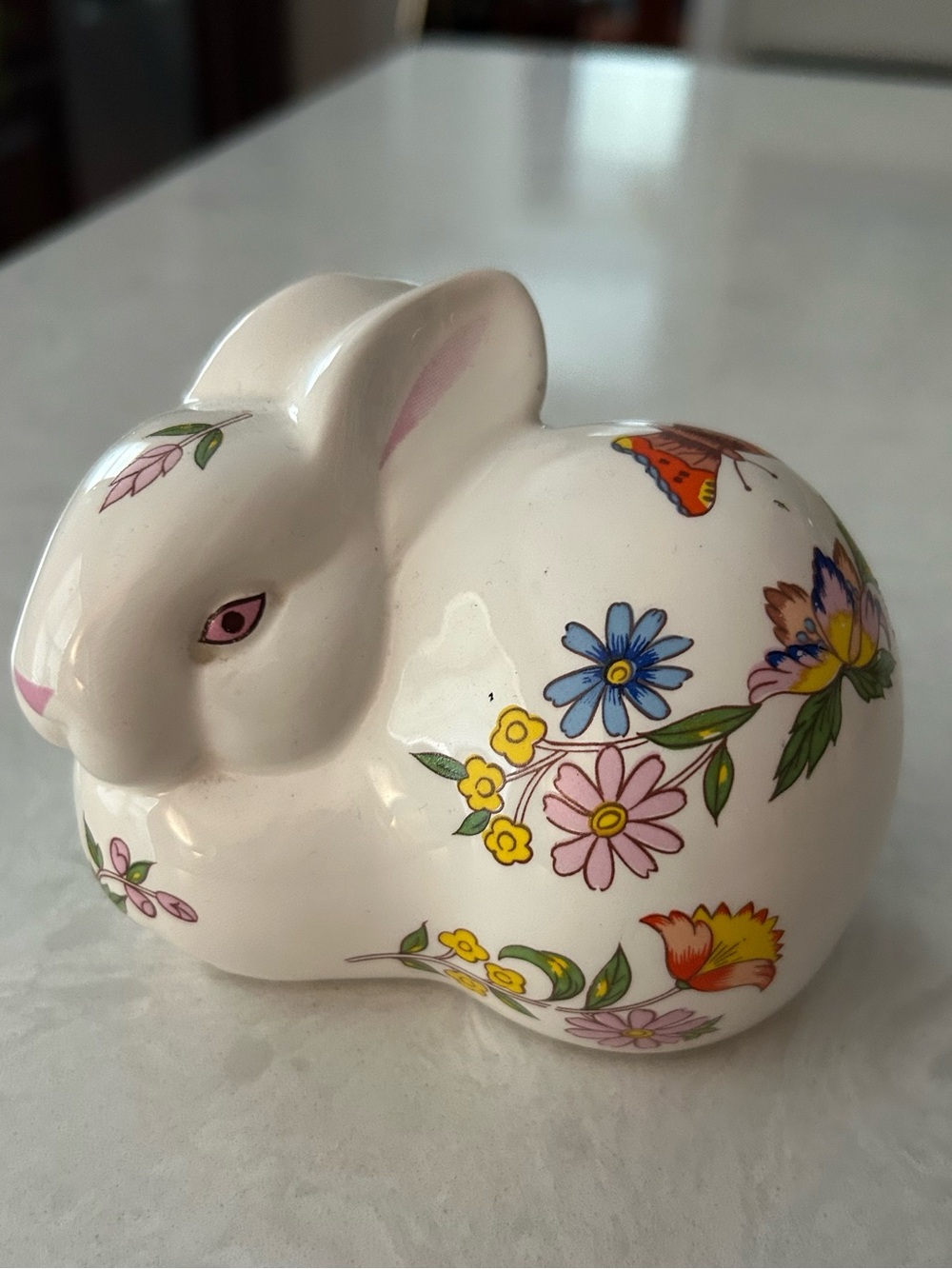 Vintage bunny cottontail cotton ball holder
